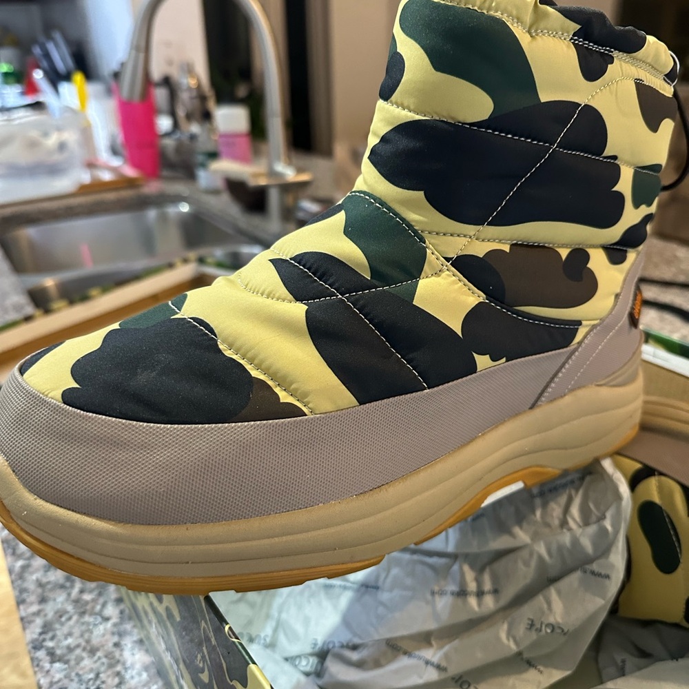 Bape x Suicoke boot. Hard to find, new in the box - Picture 2 of 5